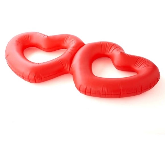 Red Hearts Double Pool Floaty Inner Tube Pooltime Vacation Valentines Love NWT - Picture 3 of 5